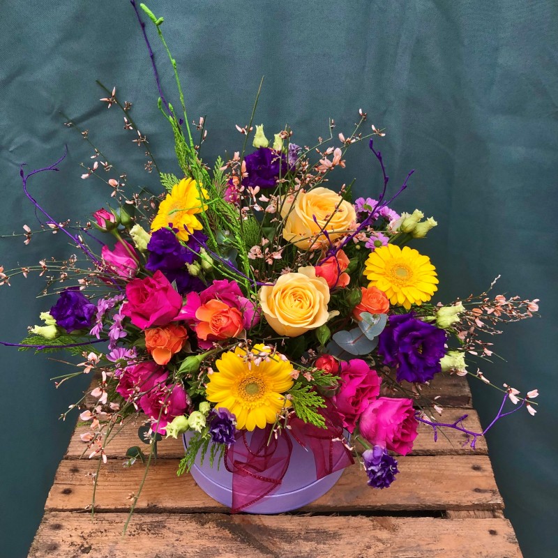 Spring Hatbox | Colonnade Florist, Tunbridge Wells. Beautiful flowers ...